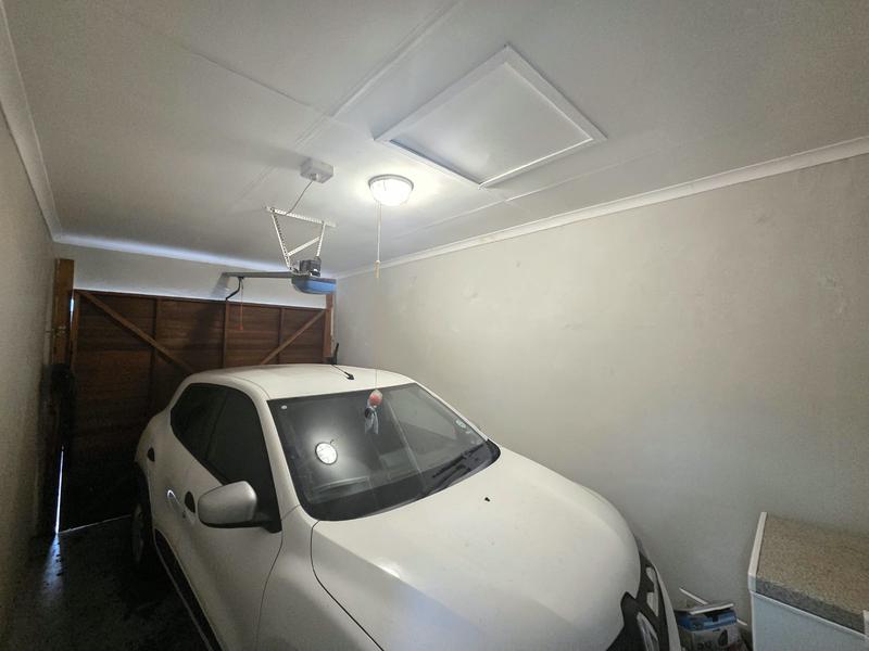 3 Bedroom Property for Sale in Oakglen Western Cape